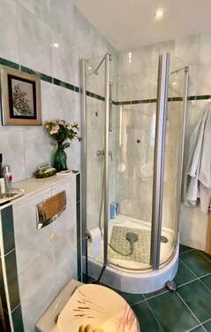 Wanne und Dusche :Bad en suite - 5 Zimmer Einfamilienhaus in Großbeeren