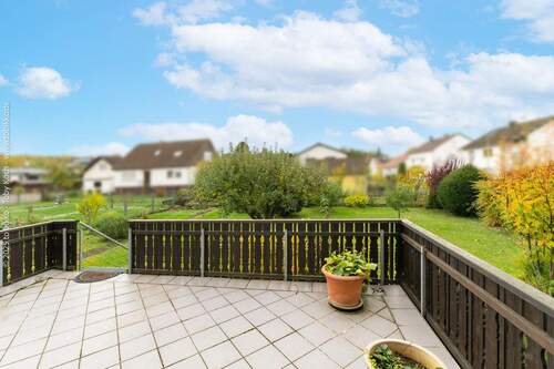 Terrasse EG - 6 Zimmer Mehrfamilienhaus, Wohnhaus in Florstadt