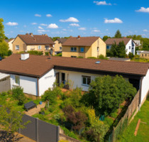Großzügiger Bungalow mit Wintergarten, sonnigem Garten & zwei Garagen - ruhig und zentral in Oggersheim - Ludwigshafen