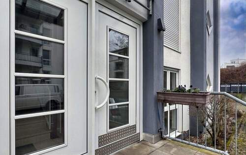 Hauseingang - 2 Zimmer Etagenwohnung zum Kaufen in Wiesbaden