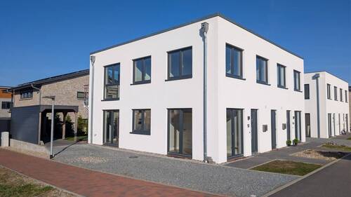 Seitliche Ansicht - 4 Zimmer Doppelhaushälfte in Kappeln