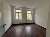 Zimmer - 4-Raum-Wohnung mit EBK und Balkon!