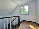 Treppenhaus vor Eingang DG - 