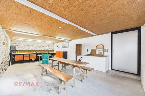Garage - 