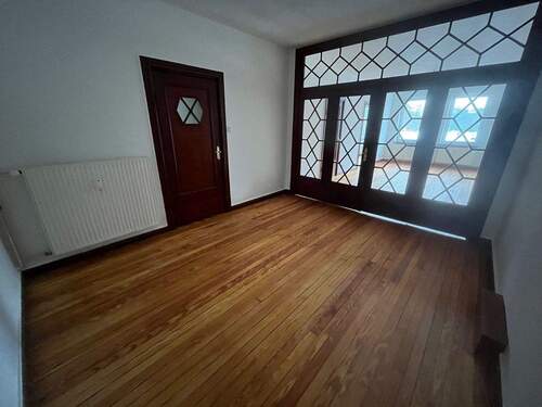 Wohnzimmer (hinten).jpg - 4 Zimmer Etagenwohnung in Bremerhaven