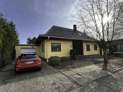 Außenansicht - Bremerhaven Schiffdorfer Damm Ihr neues Zuhause mit viel Platz und grünem Rückzugsort