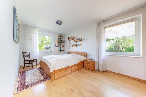 Großzügiges Schlafzimmer - 