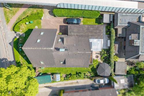 Grundstücksbild - 7 Zimmer Einfamilienhaus in Reinbek