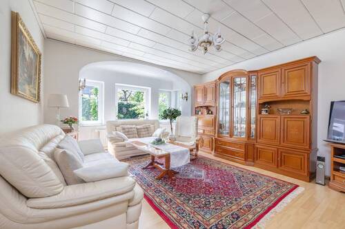 Gemütliches Wohnzimmer mit... - 
