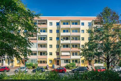 Vorderansicht - Etagenwohnung mit 67,80 m² in Chemnitz zur Miete