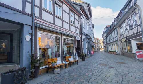 Objektansicht - Stilvoll modernisiertes Zweifamilien-Fachwerkhaus mit Gewerbeeinheit im Herzen der Goslarer Altstadt