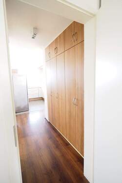 Zwischenflur mit Einbauschrank - 