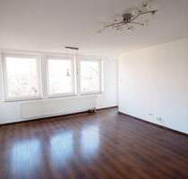 Schöne helle und 3-Zimmerwohnung mit moderner Einbauküche und zwei Balkonen in sehr guter Lage in Nürnberg