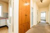 Flur mit Einbauschrank - 
