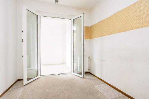 halbes Zimmer mit Zugang zum Wintergarten - 