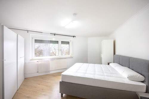 Schlafzimmer - 3 Zimmer Etagenwohnung zum Kaufen in Bietigheim-Bissingen