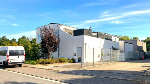 Außenaufnahme - 3 Zimmer Mehrfamilienhaus, Wohnhaus zum Kaufen in Moers