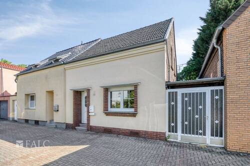 Titelbild - 3 Zimmer Einfamilienhaus zum Kaufen in Köln