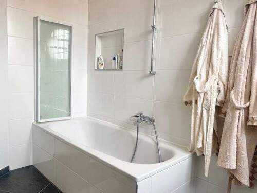 Badezimmer Ansicht 1 - 