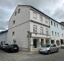 Wohn-Geschäftshaus mit Dachterrasse in EichendorfZentrum