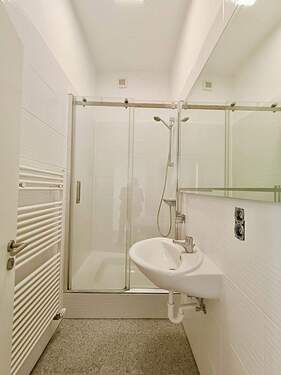 Badezimmer NEU - 3 Zimmer Etagenwohnung in Lüdenscheid