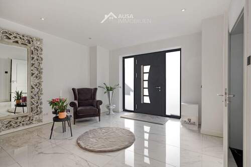 Diele - 6 Zimmer Mehrfamilienhaus, Wohnhaus in Melle