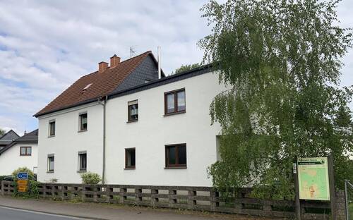 Rechts: 2-geschossiger Anbau - 6 Zimmer Einfamilienhaus in Schöffengrund