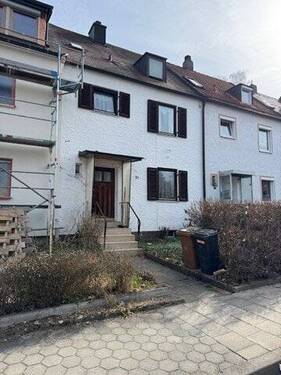 Außenansicht - Haus sucht Handwerker - 195.000,00&nbsp;EUR Kaufpreis, ca.&nbsp; 120,00&nbsp;m&sup2;&nbsp;Wohnfl&auml;che