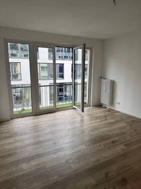 Wohnzimmer - Aufwendig sanierte 3 Zimmerwohnung mit einem Austritt in unmittelbarer Dom und Rheinnähe!