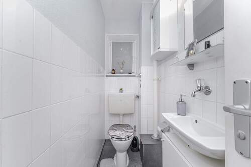 Gäste-WC mit Tageslicht - 