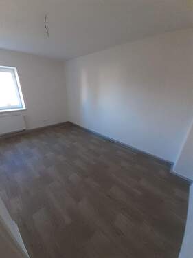 Schlafzimmer - 2 Zimmer Etagenwohnung zur Miete in Oelsnitz/Erzgebirge