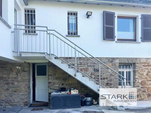 Außenansicht Treppe.jpg - 4 Zimmer Etagenwohnung zur Miete in Bad Camberg
