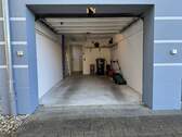 zugehöriger Garage - 