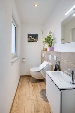 Gäste-WC - Reihenendhaus mit 170,00 m&sup2; in München zum Kaufen