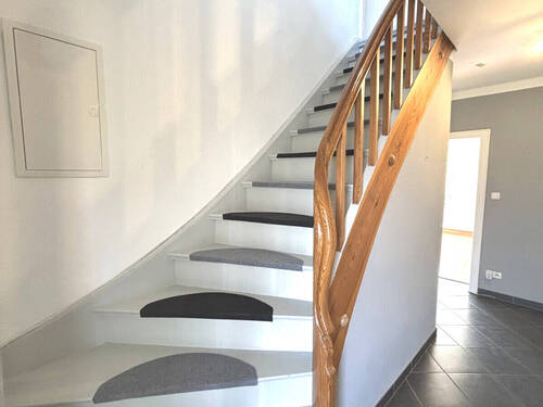 Treppe zum Obergeschoss - 