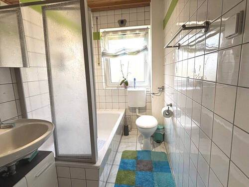 Bad Erdgeschoss (mit Wanne) - 