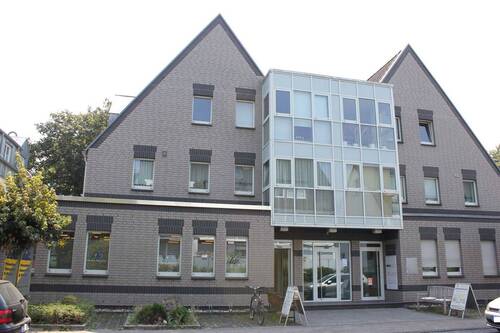 Hausansicht - Sonnige 2-Zimmerwohnung in der Waldsiedlung, in Leverkusen-Schlebusch!