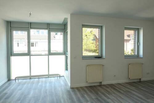 Wohn-/Essbereich - 2 Zimmer Etagenwohnung zur Miete in Leverkusen