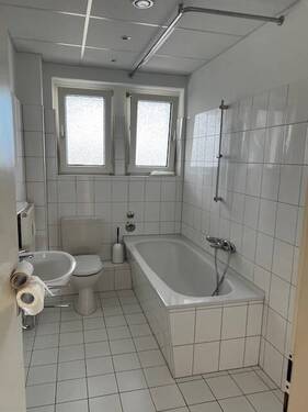 Tageslicht Wannenbad - Etagenwohnung mit 69,00 m² in Köln zur Miete