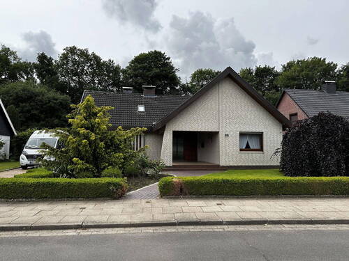 Haus Frontansicht 2 - 