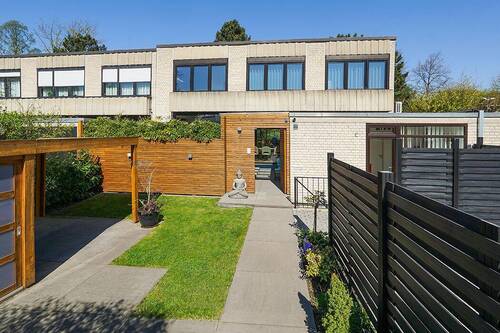 Zugang zum Haus - 1 Zimmer Reihenendhaus zum Kaufen in Düsseldorf