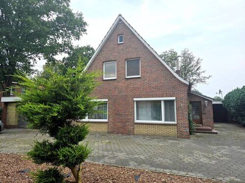Frontansicht - 5 Zimmer Einfamilienhaus zum Kaufen in Uplengen / Meinersfehn