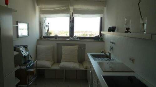 Blick in die Küche - 2 Zimmer Etagenwohnung in Gröbenzell