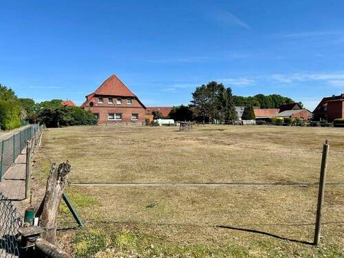 Bild 3 - 7 Zimmer Mehrfamilienhaus, Wohnhaus in Haßbergen