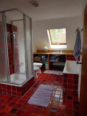Badezimmer (1. OG) - 