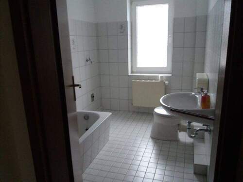 Bad mit niedriger Badewanne - 