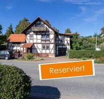 Charmantes Einfamilienfachwerkhaus mit Einliegerwohnung, kleinem Garten, großartige Terrassen und Auto-Stellplätzen - Waldkappel Bischhausen