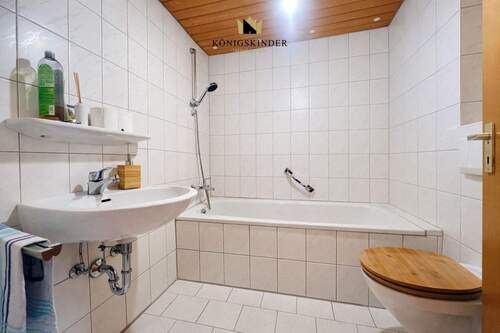 Gepflegtes Badezimmer - 