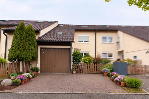 Außenaufnahme - Reihenmittelhaus in gefragter Lage von Ulm mit Garten
