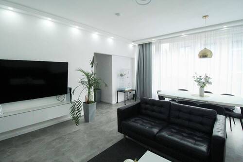 Wohnzimmer - 4 Zimmer Etagenwohnung in Düsseldorf